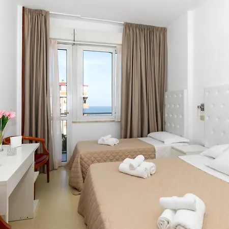 La Perla Hotel