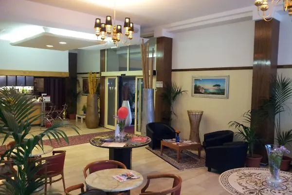 La Perla 3* Римини